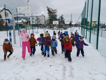 Zimowe zabawy przedszkolaków - zdjęcie1