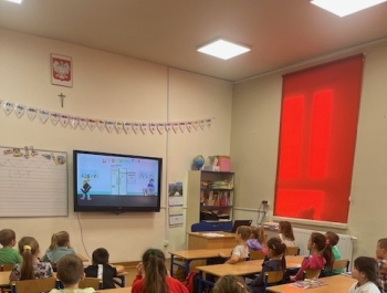 Wielka Książka – Mały Człowiek: Pierwszoklasiści odkrywają świat książek. - zdjęcie4