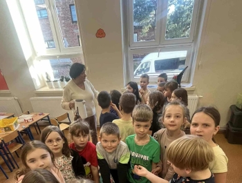 ,,Eksperymentuj z nami - świetlicowe laboratorium odkrywców