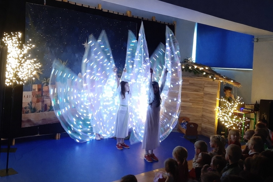 NIEZWYKŁE JASEŁKA KL. III ZROBIŁY NA WIDZACH OGROMNE WRAŻENIE