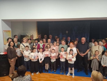 DZIEŃ BABCI I DZIADKA W KLASACH 1-3 - zdjęcie8