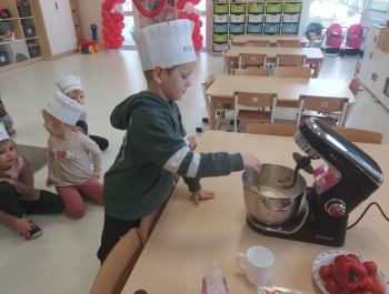 Dzień pizzy w przedszkolu - zdjęcie18