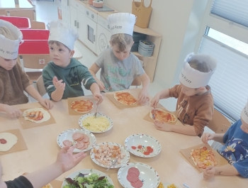 Dzień pizzy w przedszkolu - zdjęcie11