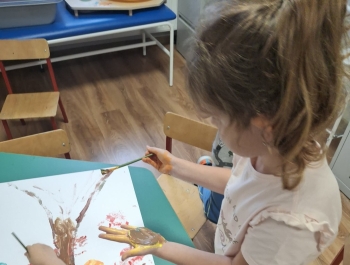 Kreatywne brudzenie- prowadząca Lucyna Dziergas - zdjęcie1