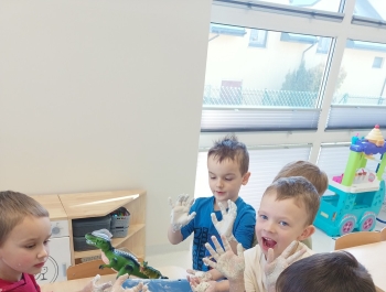 Dzień Dinozaura w przedszkolu  - zdjęcie11