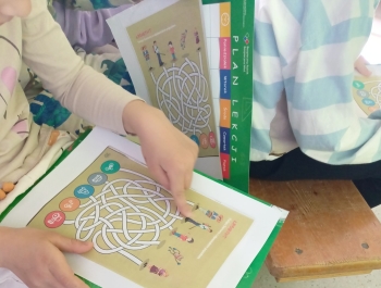 „Zdrowie i bezpieczeństwo przedszkolaków – wizyta DENTOBUSU oraz spotkanie z KRUS” - zdjęcie4