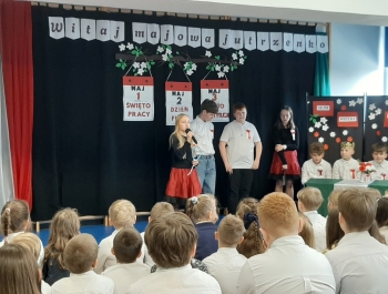 Akademia z okazji święta 3 Maja - zdjęcie3