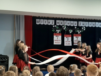 Akademia z okazji święta 3 Maja - zdjęcie4