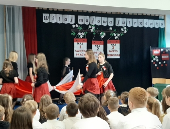 Akademia z okazji święta 3 Maja - zdjęcie6