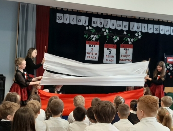 Akademia z okazji święta 3 Maja - zdjęcie9