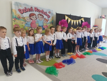 Dzień Matki w grupie Średniaków - zdjęcie2