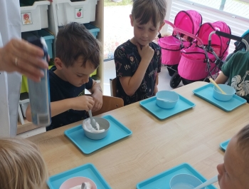 Warsztaty Slime w przedszkolu - zdjęcie2