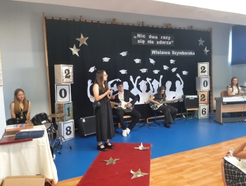 Pożegnanie uczniów klasy VIII - zdjęcie5