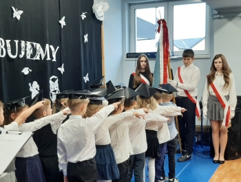 Pasowanie na ucznia kl.I i Dzień Edukacji Narodowej - zdjęcie2