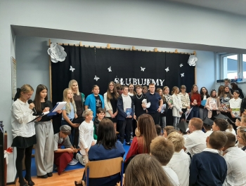Pasowanie na ucznia kl.I i Dzień Edukacji Narodowej - zdjęcie5