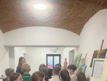 Książkowa przygoda czwartoklasistów – wizyta w bibliotece - zdjęcie1