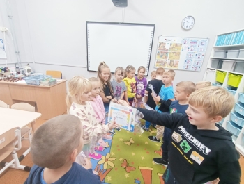 Dzien Dziewczyny w grupie 