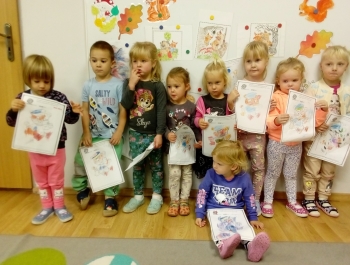 Dodatkowe zajęcia w przedszkolu z Panią Lucyną z rytmiki oraz zajęcia z angielskiego- 