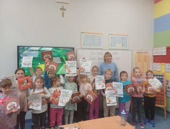 Klasa I w świecie książek – niezwykła wizyta w bibliotece. - zdjęcie1