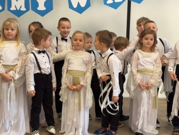 Dzień Babci i Dziadka w przedszkolu - zdjęcie 10