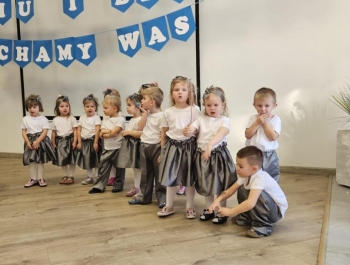 Dzień Babci i Dziadka w przedszkolu - zdjęcie 12