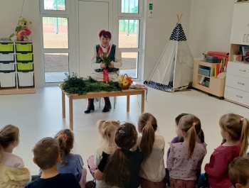 Warsztaty robienia palm wielkanocnych w przedszkolu4