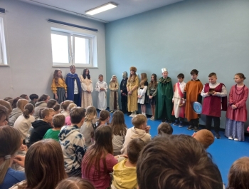 „Od chrztu do korony – historyczna opowieść w wykonaniu piątoklasistów” - zdjęcie1