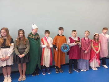 „Od chrztu do korony – historyczna opowieść w wykonaniu piątoklasistów” - zdjęcie2