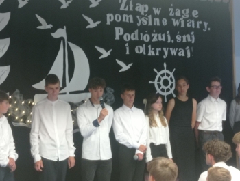 ,,Złap w żagle pomyślne wiatry. Podróżuj, śnij i odkrywaj