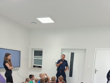 Wizyta Policjanta w naszym przedszkolu 6