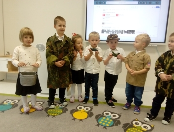 Obchody Święta Niepodległości w naszym przedszkolu - zdjęcie8