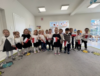 Obchody Święta Niepodległości w naszym przedszkolu - zdjęcie9