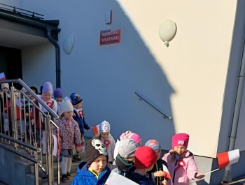 Obchody Święta Niepodległości w naszym przedszkolu - zdjęcie6