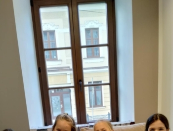 Klasa I i II w świecie książek i niesamowitych skarpetek… - zdjęcie6