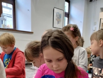 Klasa I i II w świecie książek i niesamowitych skarpetek… - zdjęcie15